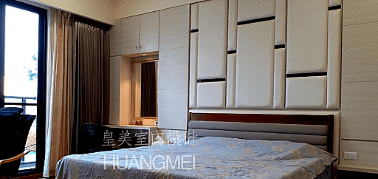 運用簡單屏風牆的設計,同時創造了室內設計空間性、收納性,機能性